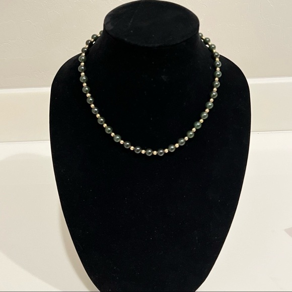 Vintage Chalcedony dark green beads short 8” necklace, unbranded - Picture 4 of 8